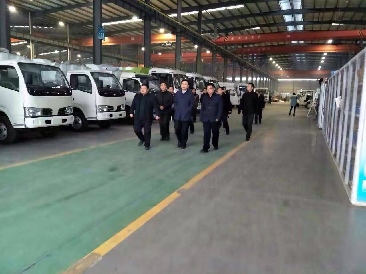 随州市领导程力专汽扫路车厂指导工作